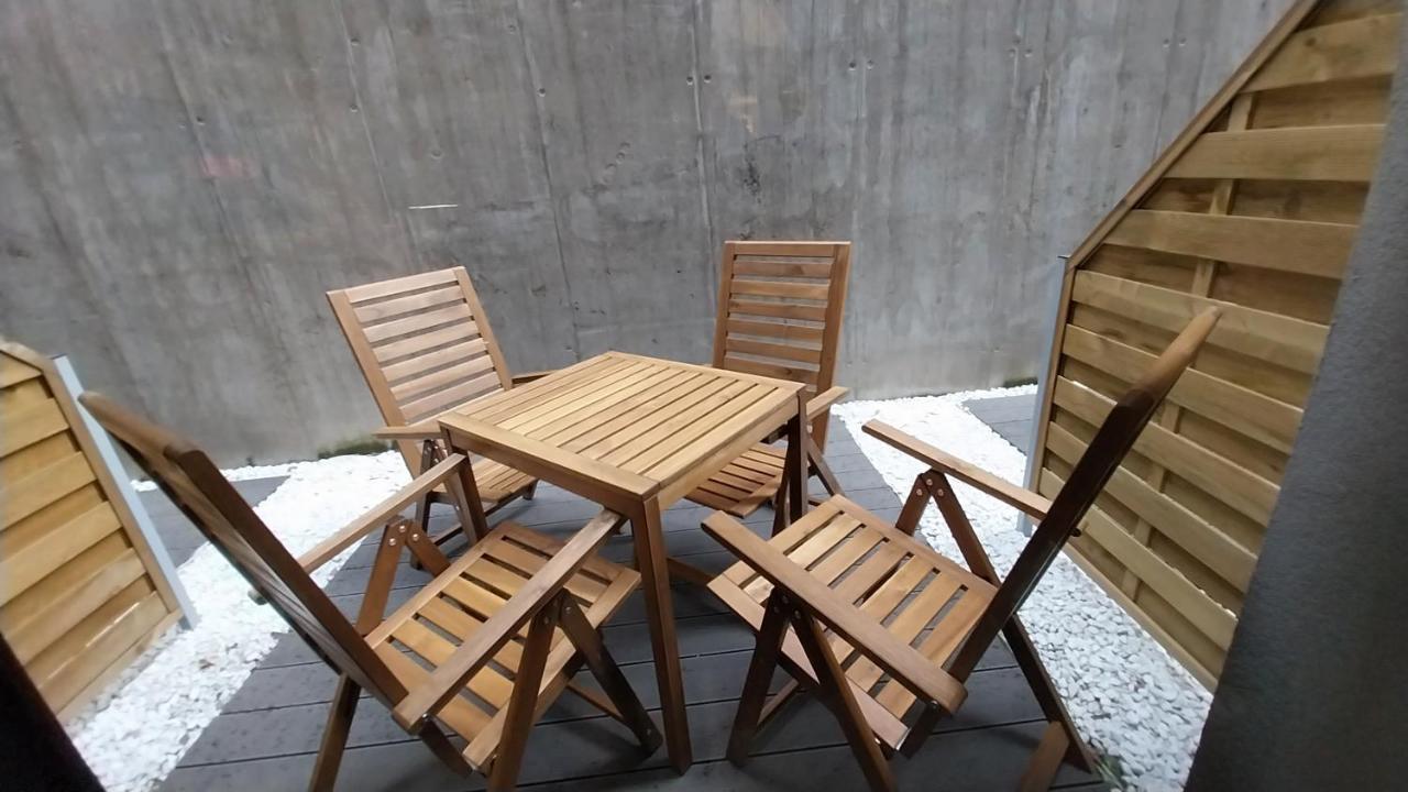 Peaceful Basement With Terrace & Free Gym Apartament