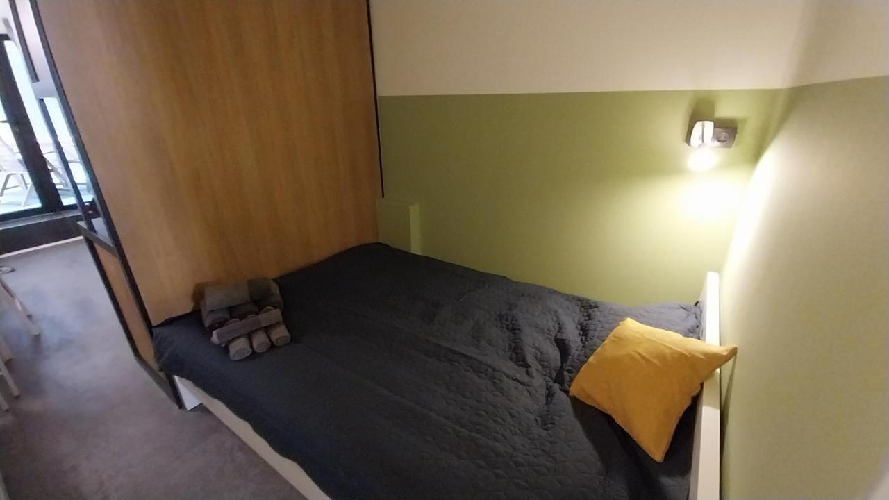 Peaceful Basement With Terrace & Free Gym Budapest