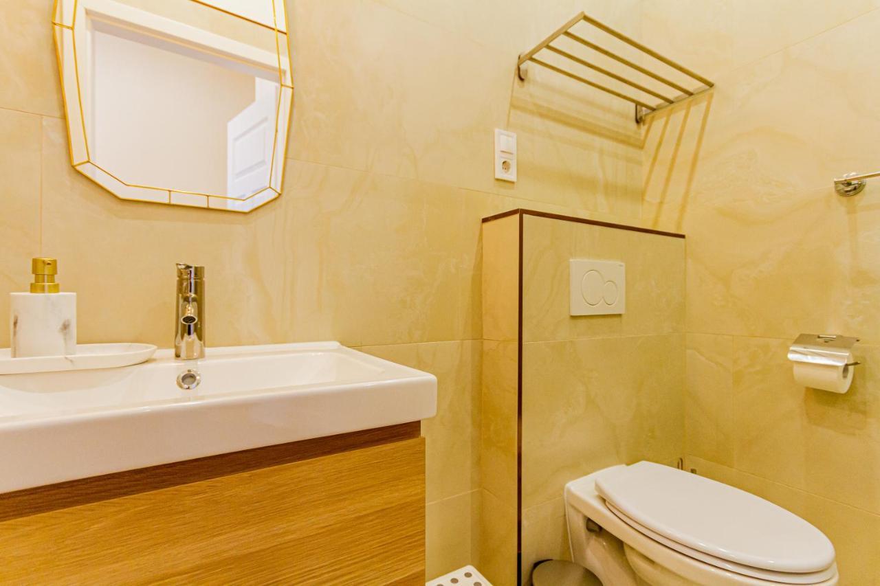 Bengt Kiraly Str. Luxury Apartmán *