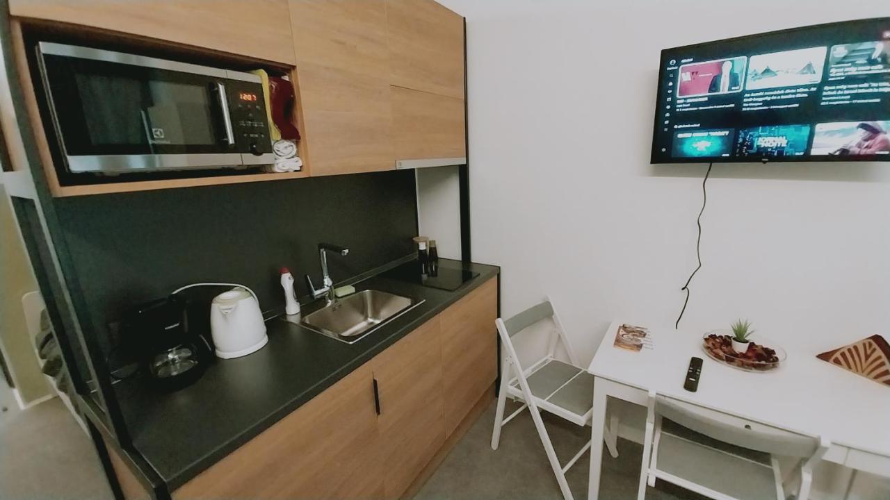 Apartmán Peaceful Basement With Terrace & Free Gym