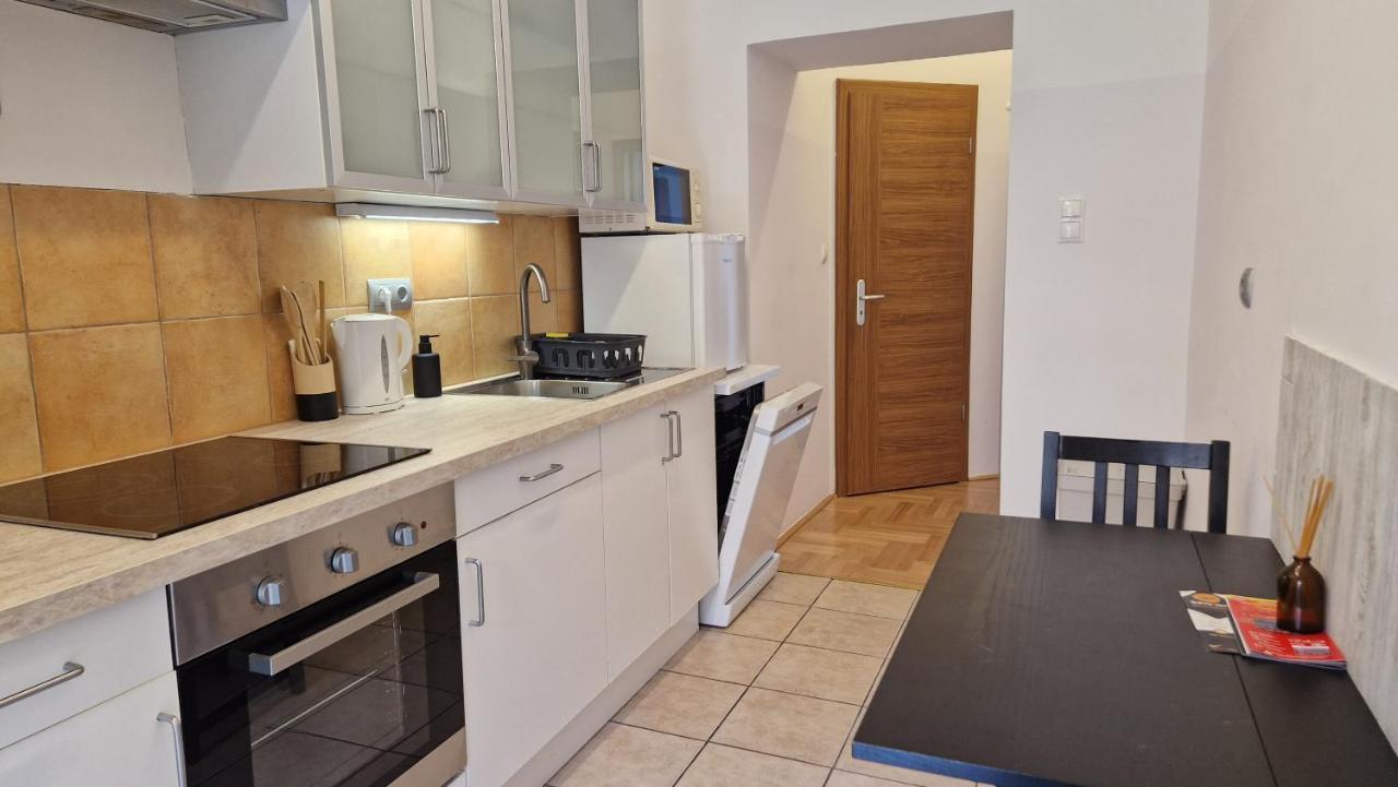 Halasz 2-bedroom Near Castle, Free Public Parking Nearby Lägenhet Budapest