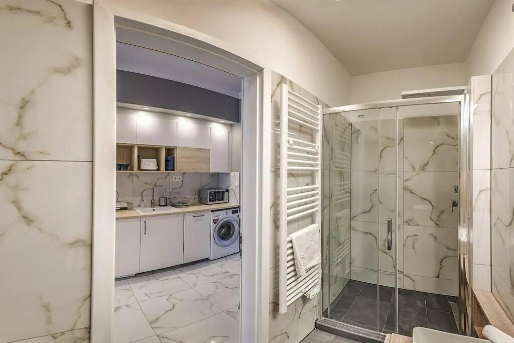 Luxury For Treasure Seekers Apartment