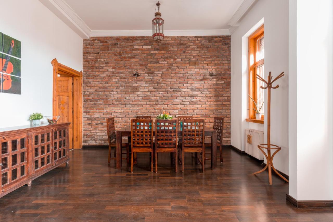Supercentral Spacious Apartment *