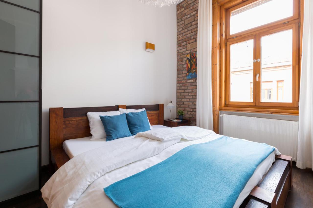 Supercentral Spacious Apartment *