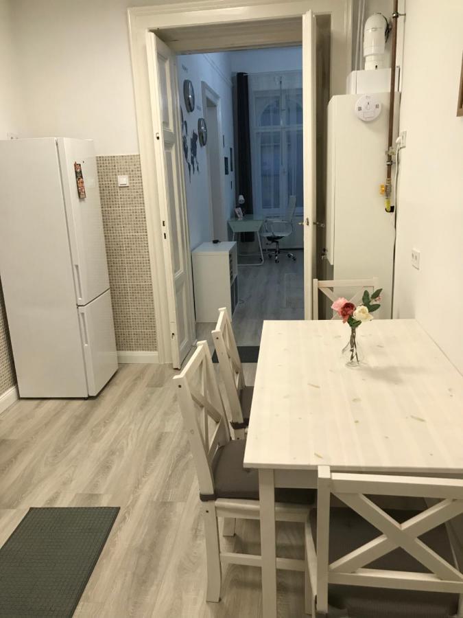 Lejlighed Perfect Location,newly Decorated Modern, Large Place 60 M2, Really Quiet So Have A Good Night Sleep, Ac, Netflix, Smart Tv, High-speed Internet, World Famous New York Cafe Only 10 Minutes Walk