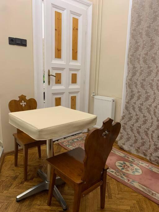 Apartment Location For One Person