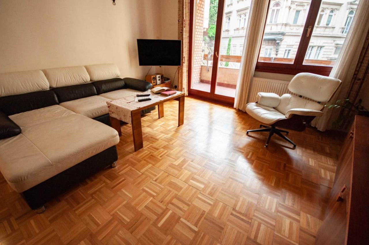 Castle Hillside Apartamento *
