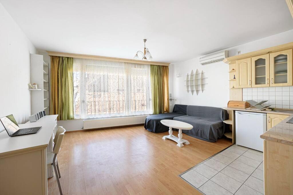 Lovely In Centre For 4 Guests Appartement Boedapest