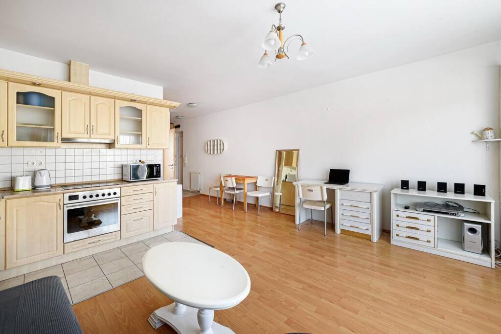 Lovely In Centre For 4 Guests Boedapest