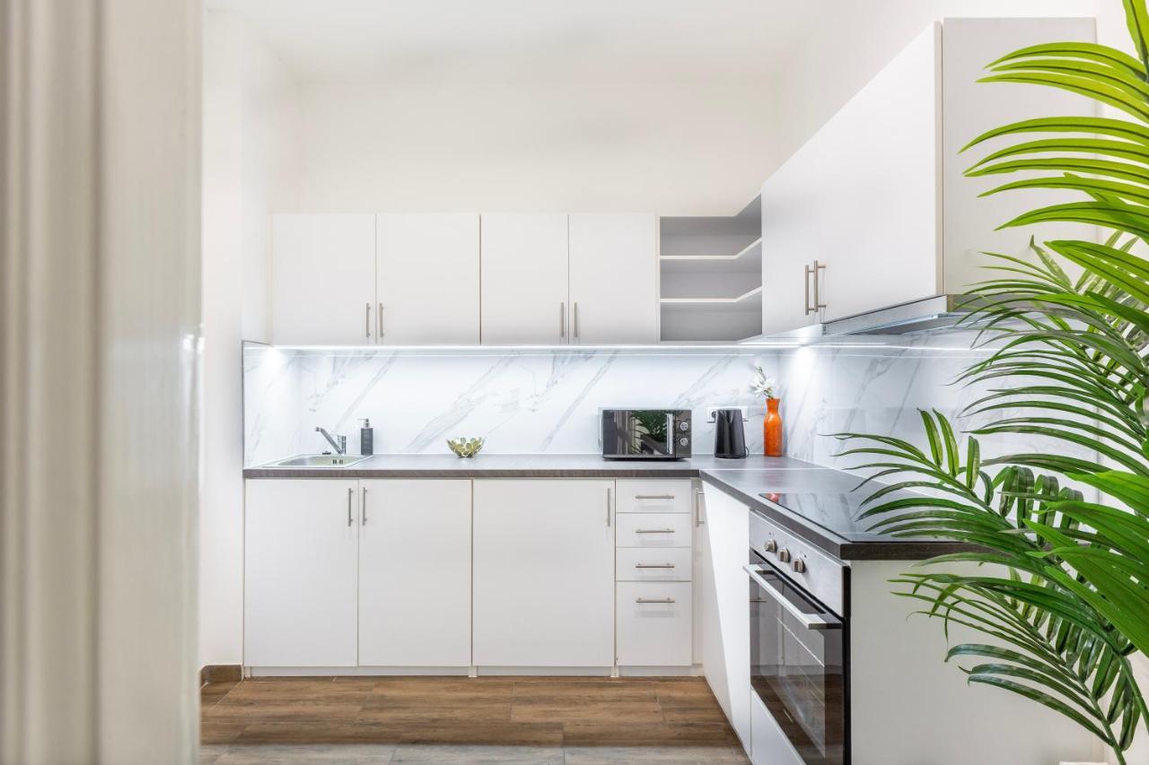 Lh Gallery Apartment