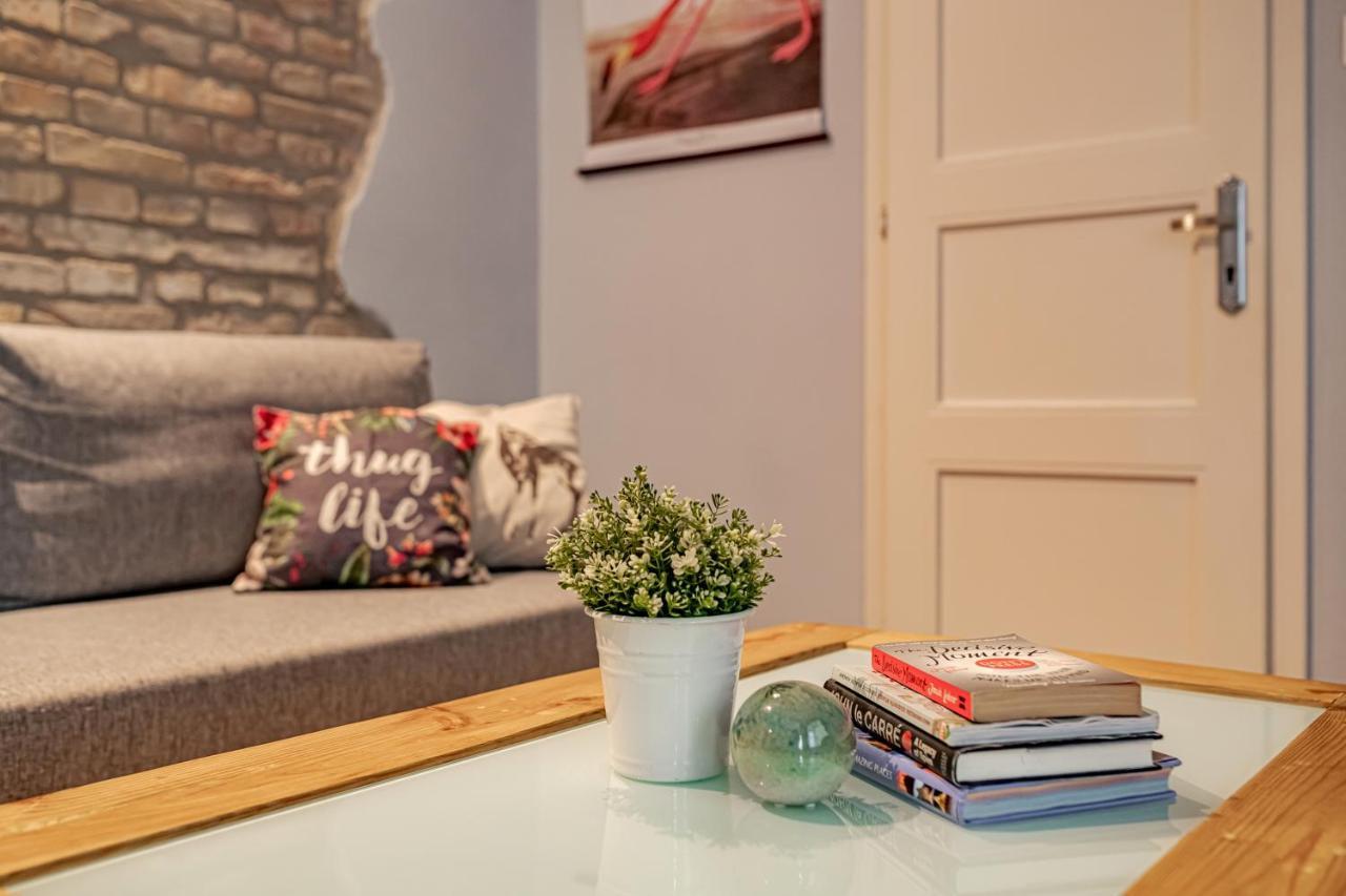 Apartment Design At The Ruin Pubs Budapest