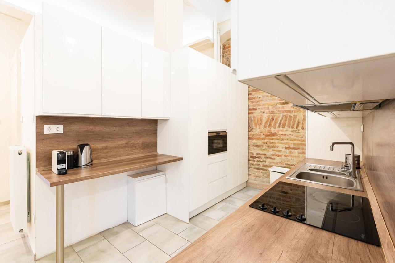 Spacious Luxury At The Heart Of Apartamento Budapest