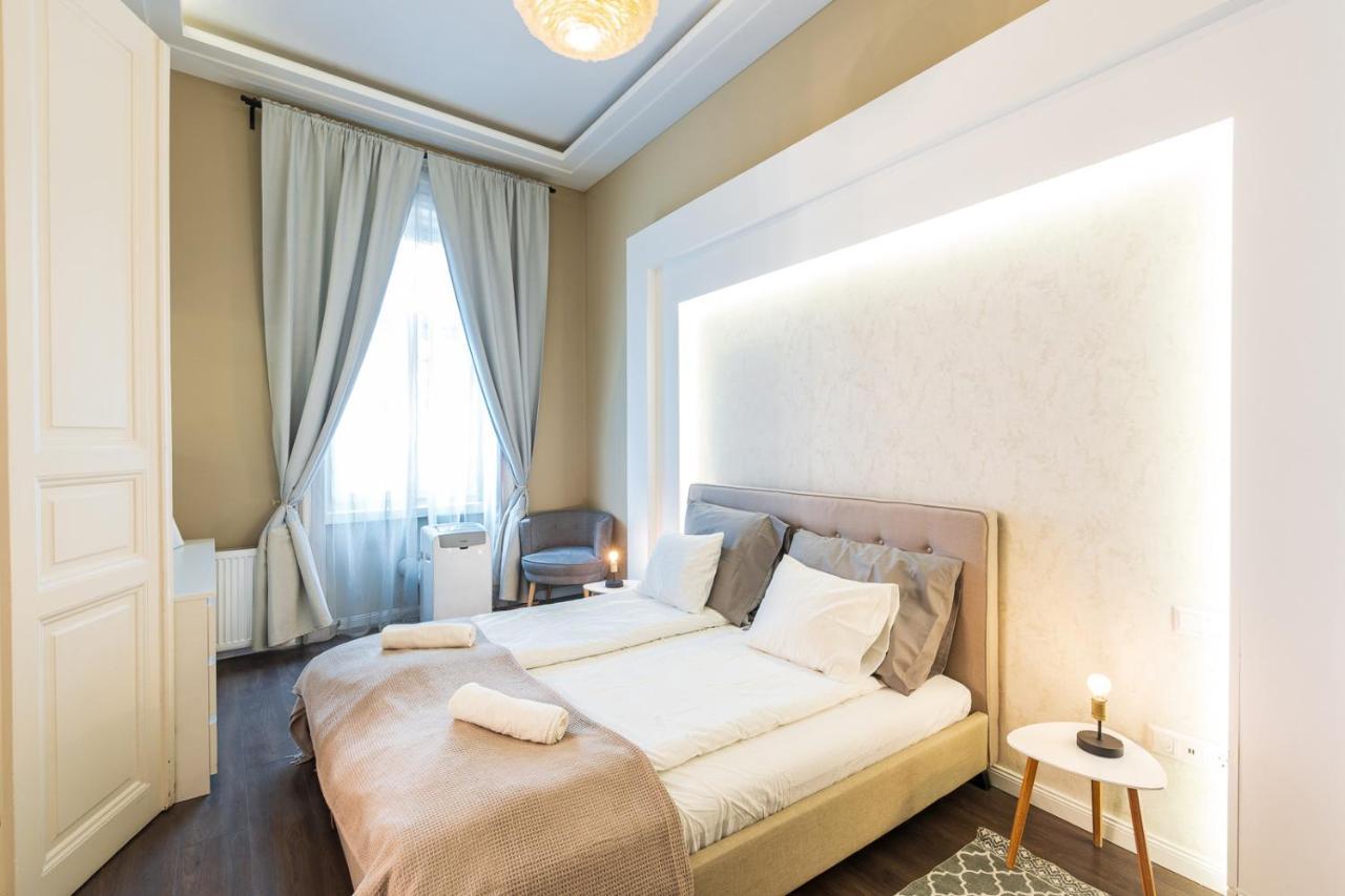 Spacious Luxury At The Heart Of Apartamento *