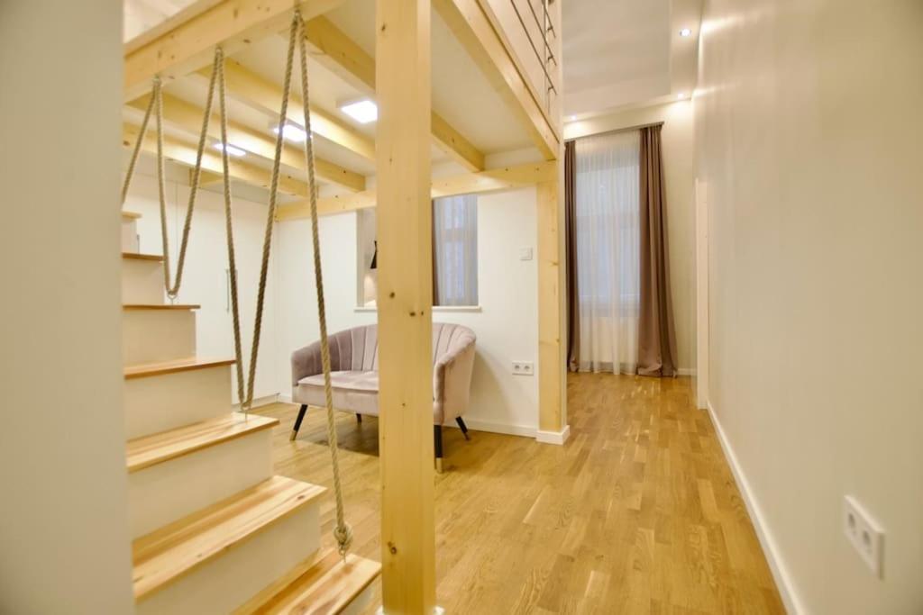 Standard By Hi5- Charming Apartmán