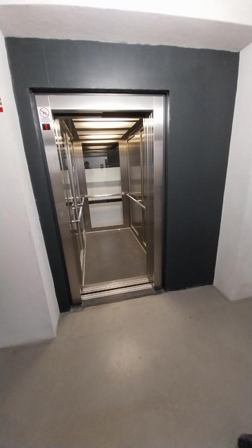 Apartmán Peaceful Basement With Terrace & Free Gym