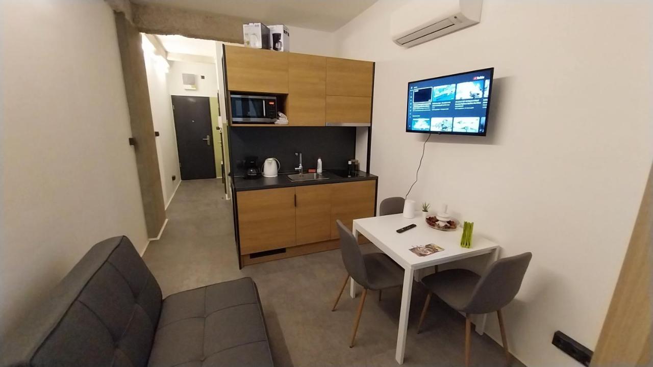 Apartmán Peaceful Basement With Terrace & Free Gym *