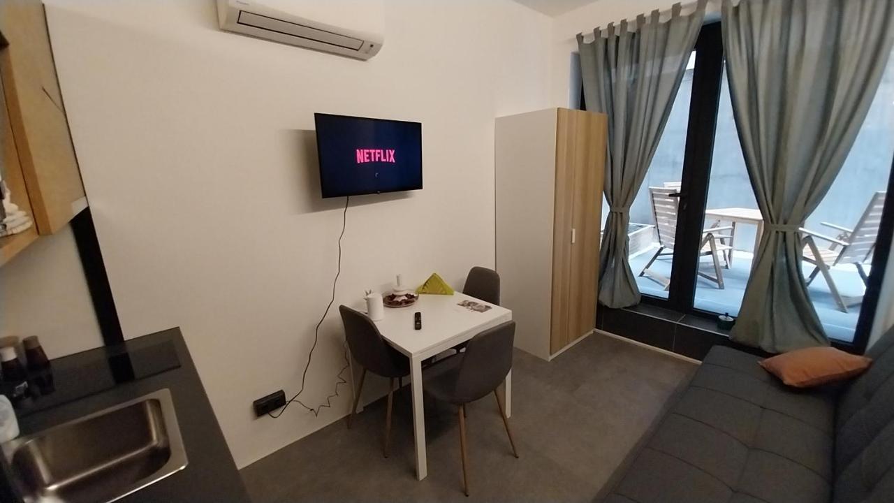 Apartmán Peaceful Basement With Terrace & Free Gym *
