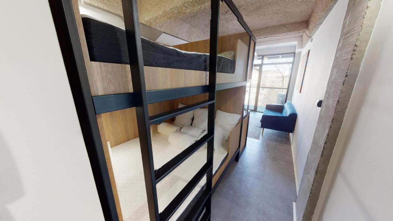 Apartment In 3 *