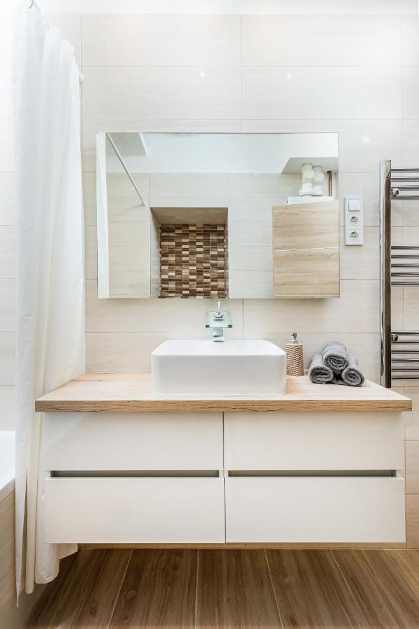 Csengery Deluxe With Balcony Apartment Budapest