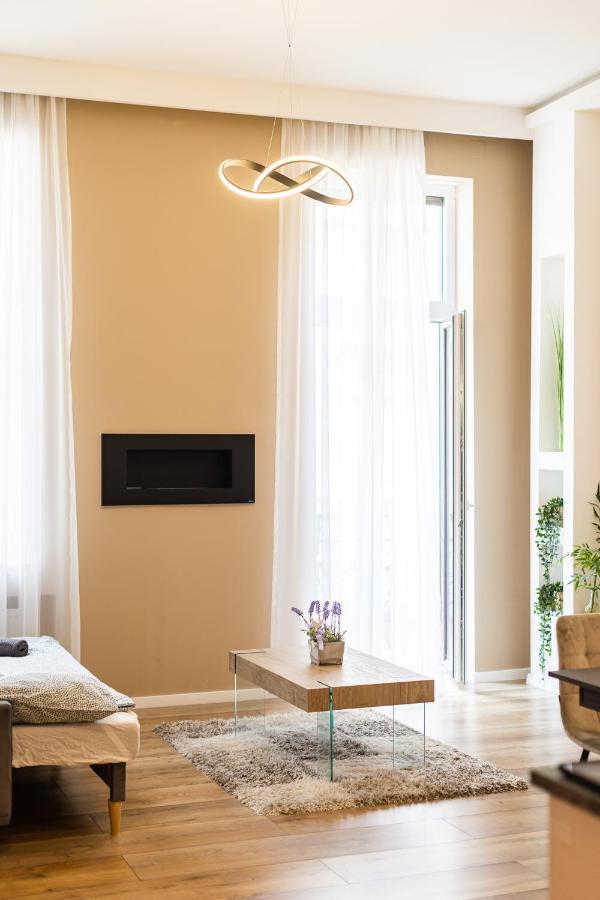 Appartement Csengery Deluxe With Balcony *