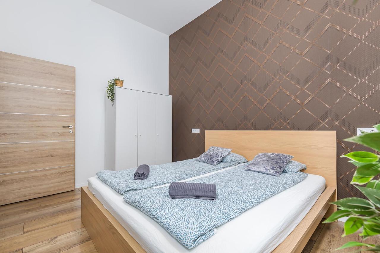 Csengery Deluxe With Balcony Appartement