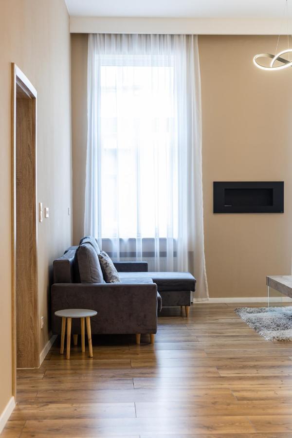 Appartement Csengery Deluxe With Balcony Boedapest