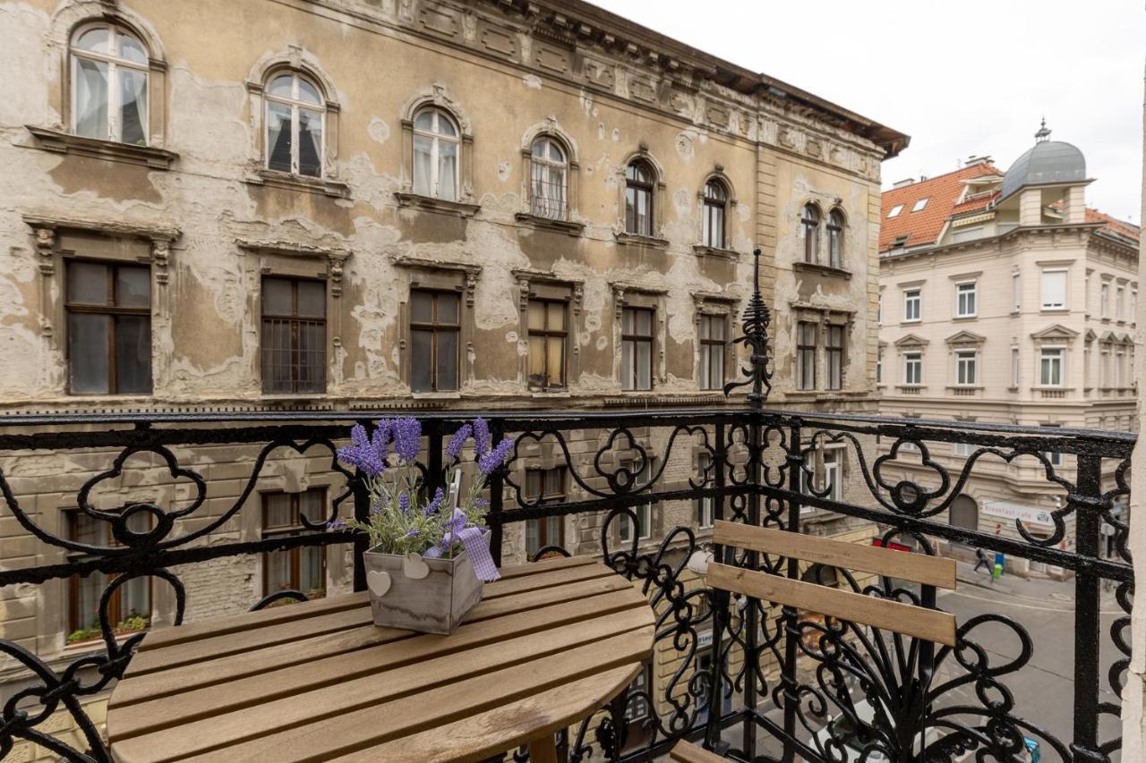 Appartement Csengery Deluxe With Balcony *