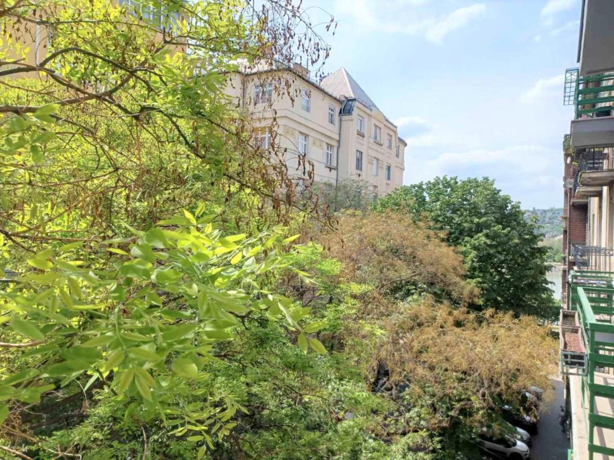 Riverside Mansion Apartmán *