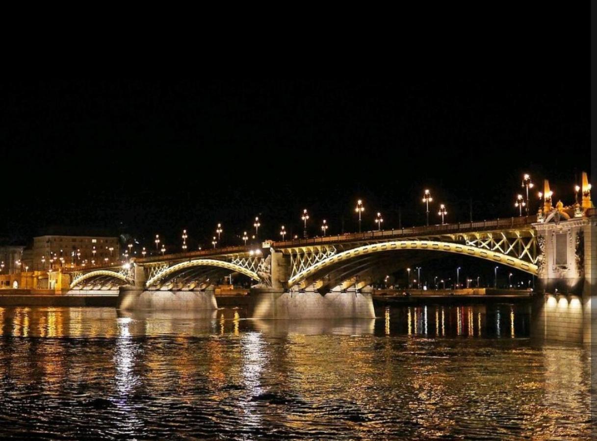 Riverside Mansion * Budapest
