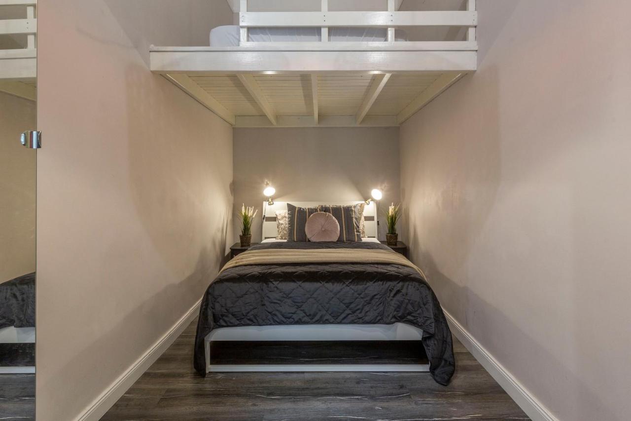 Spacious & Cozy Downtown With Balcony * Budapest