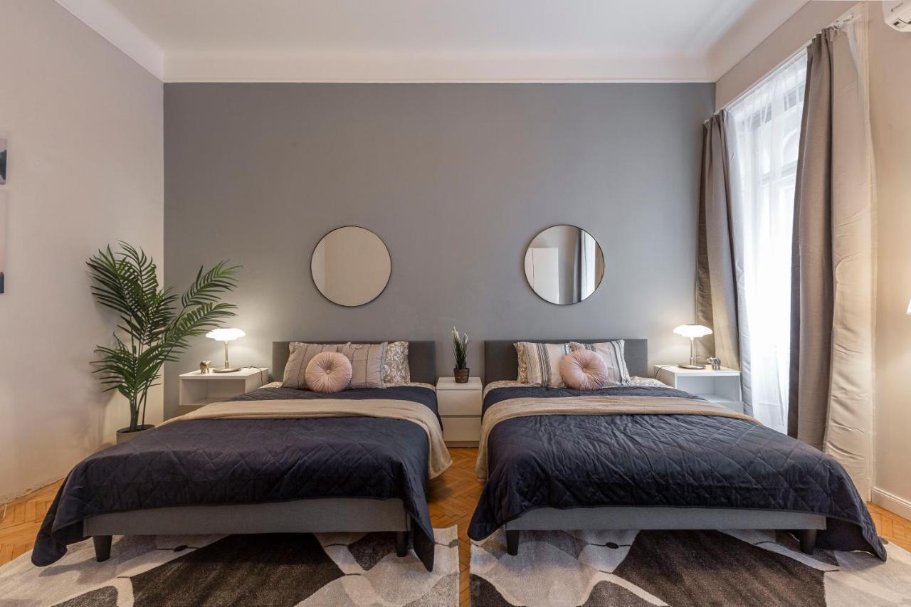Lejlighed Spacious & Cozy Downtown With Balcony *