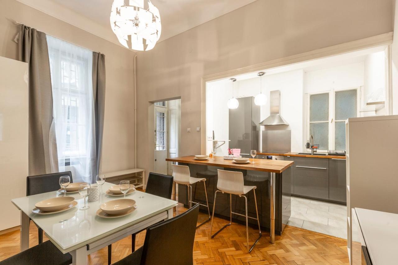 Spacious & Cozy Downtown With Balcony Lejlighed Budapest