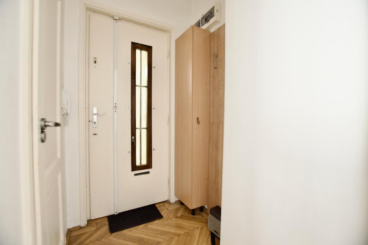 Standard By Hi5 - Petofi 12 * Budapest