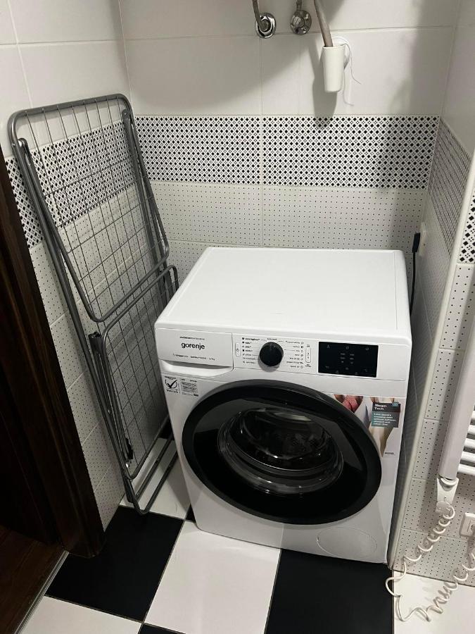 Perfect Located Flat With Gametable *