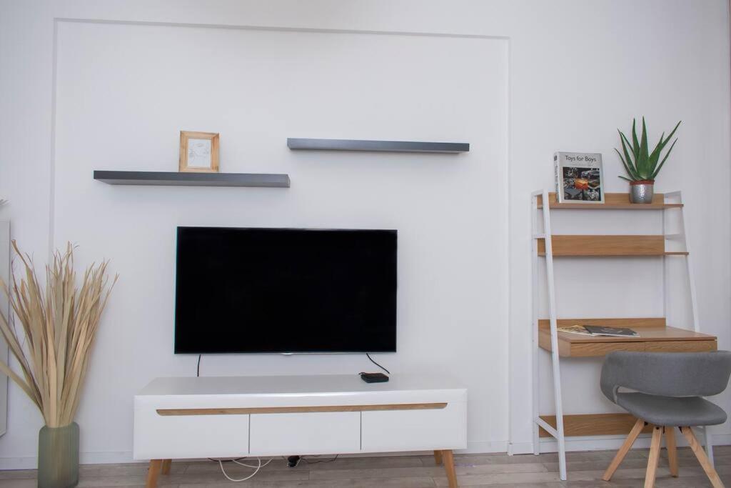 Elegant Stylish Modern Downtown Next 2 Danube