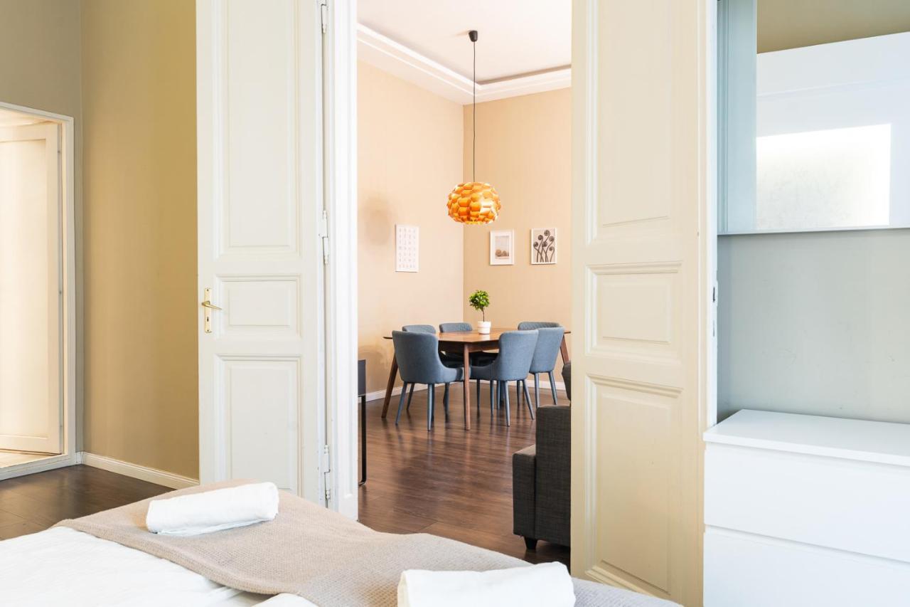 Spacious Luxury At The Heart Of Apartamento Budapest