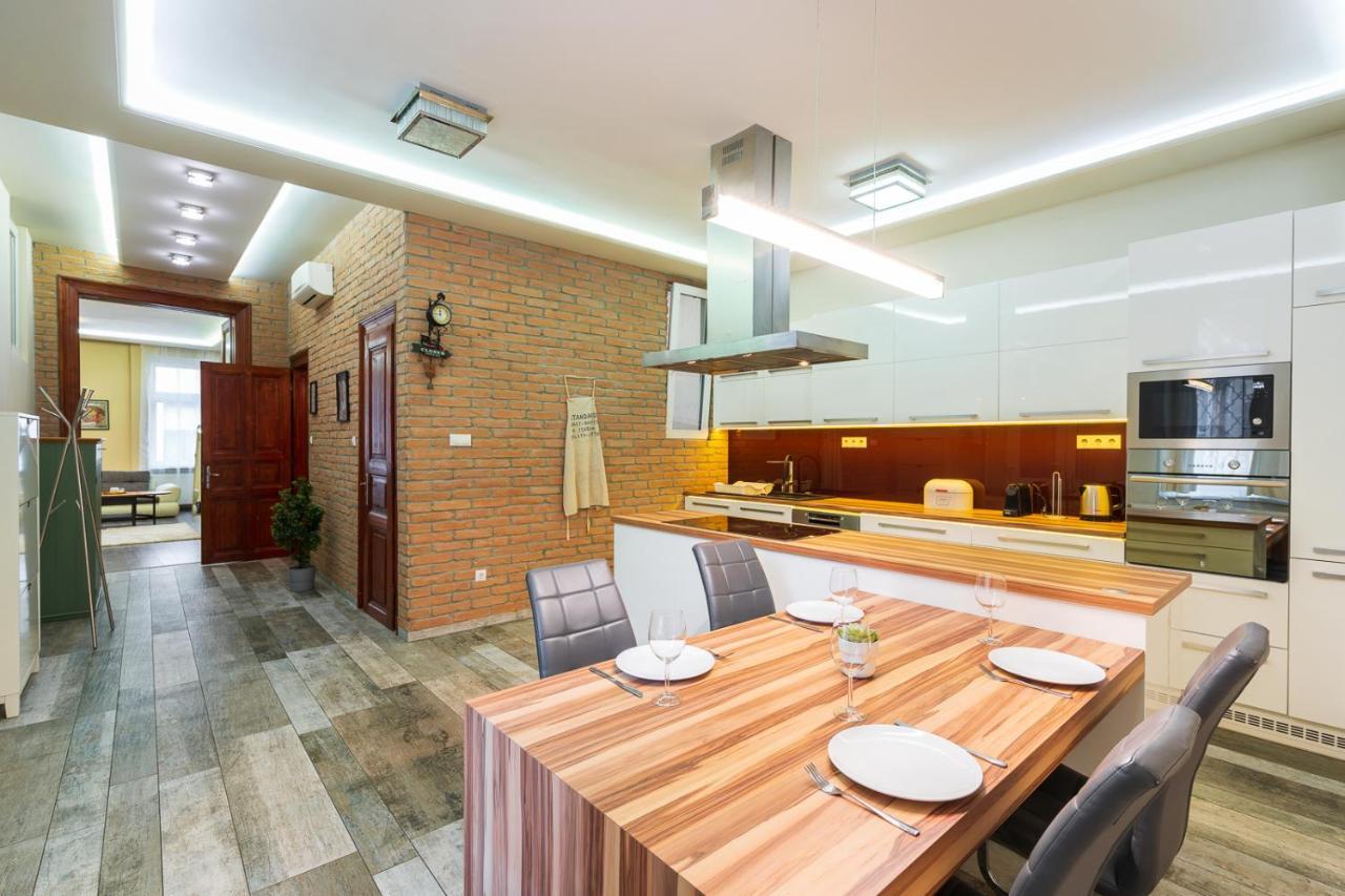 Appartement Vibrant And Spacious Downtown Flat