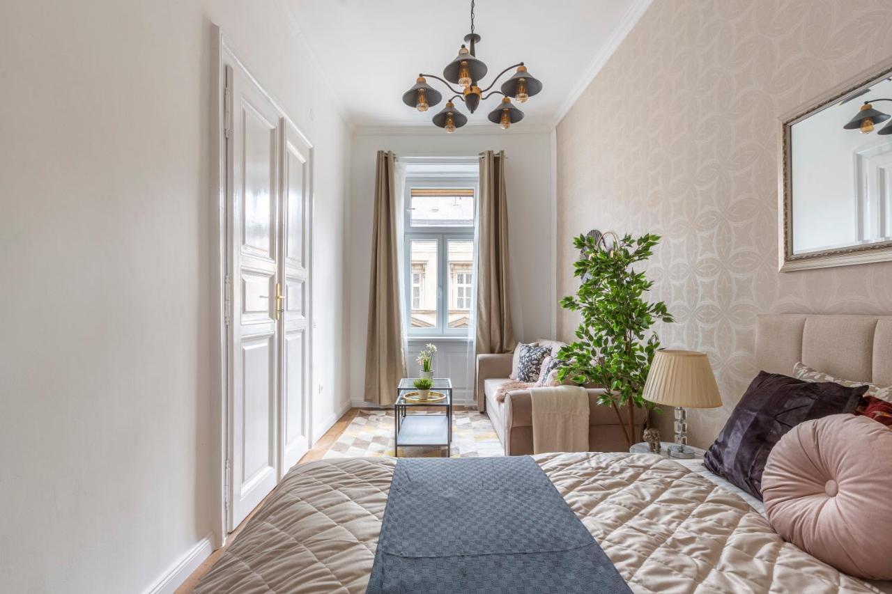 Luxurious Art Deco In The Heart Of Budapest