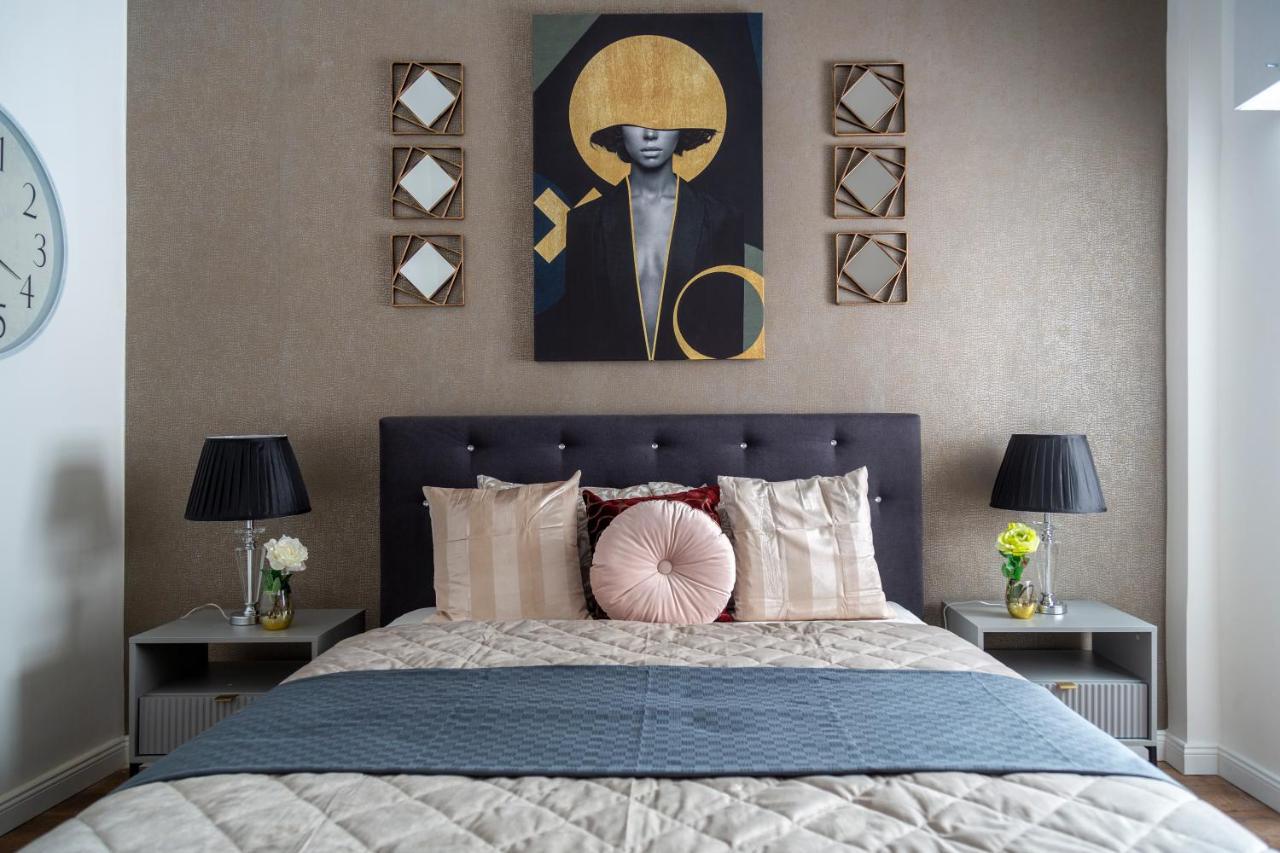 Luxurious Art Deco In The Heart Of Budapest
