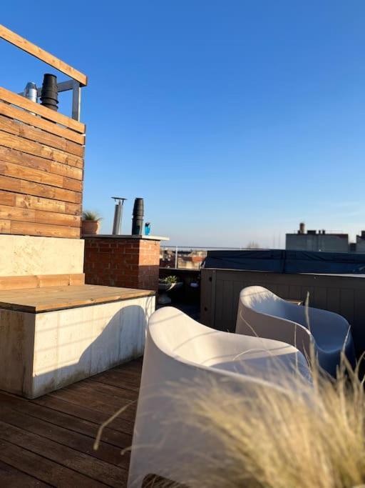 Spacious With Shared Jacuzzi/private Terrace Appartamento Budapest