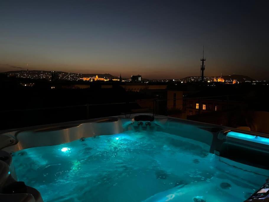 Spacious With Shared Jacuzzi/private Terrace Budapeszt