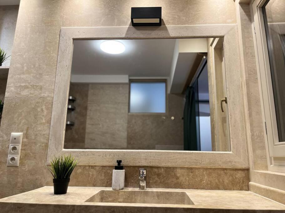 Sunny/stylish Rooftop Home/private Balcony Shared Jacuzzi Appartamento Budapest