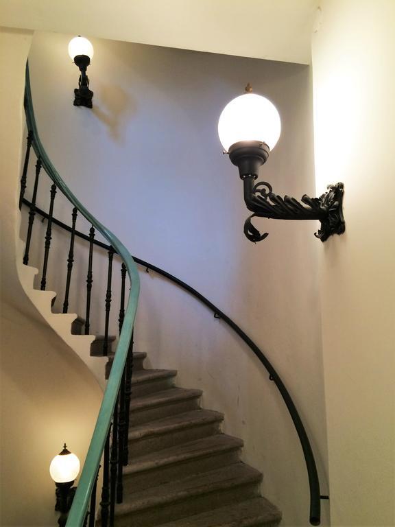 Chestnut & Eliza Apartment *