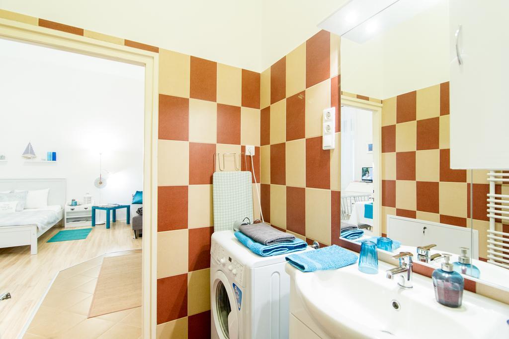 Blue Danube Studio Apartman Apartmán