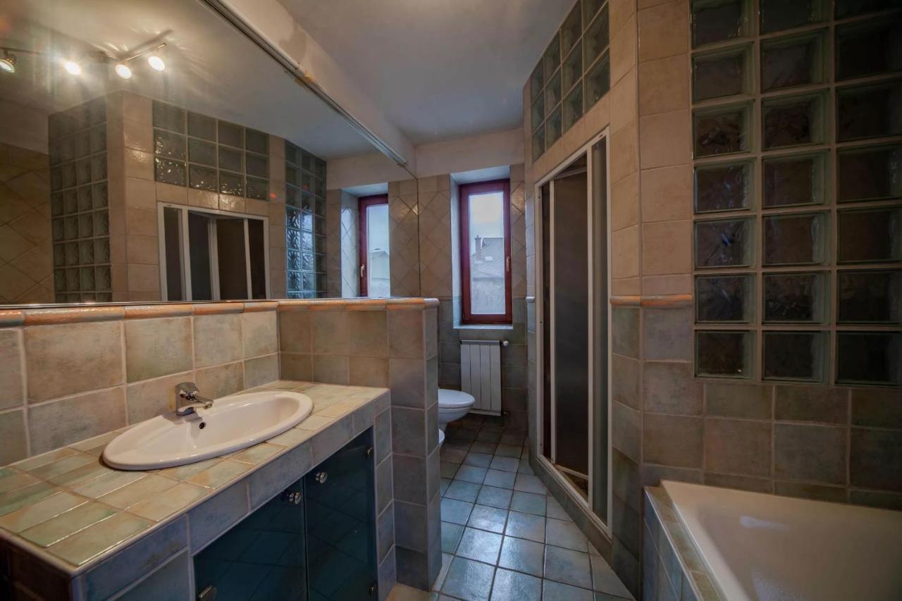 Relax House