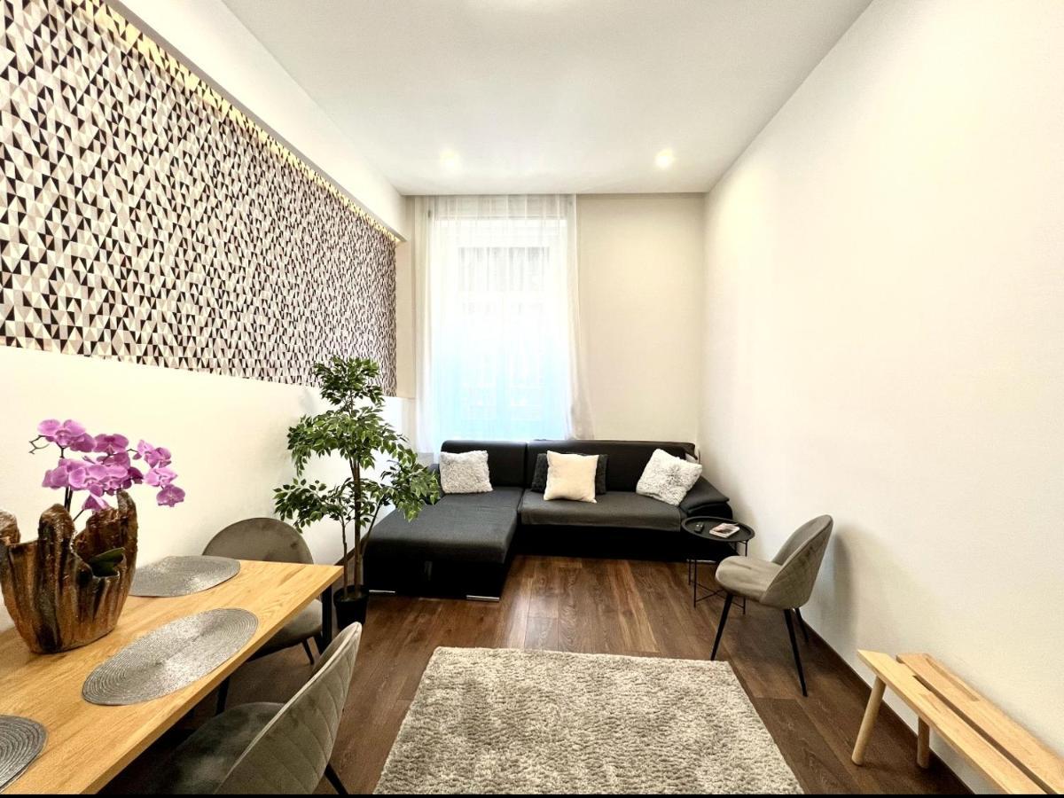 Wonderful Design In The Centre Appartement Budapest