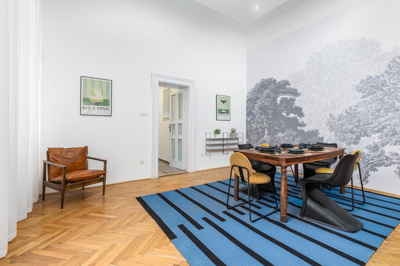 Center With Balcony Apartment Budapest