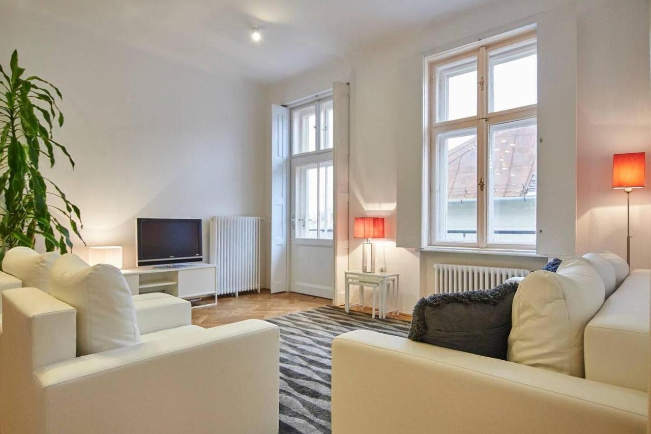 Lejlighed Spacious 1 Bed Basilica - With Balcony *