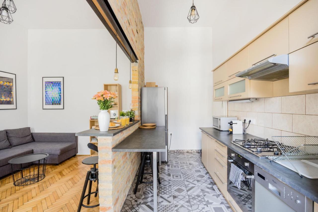 Live Like A Local At The Rustic Hockey Hut Apartmán