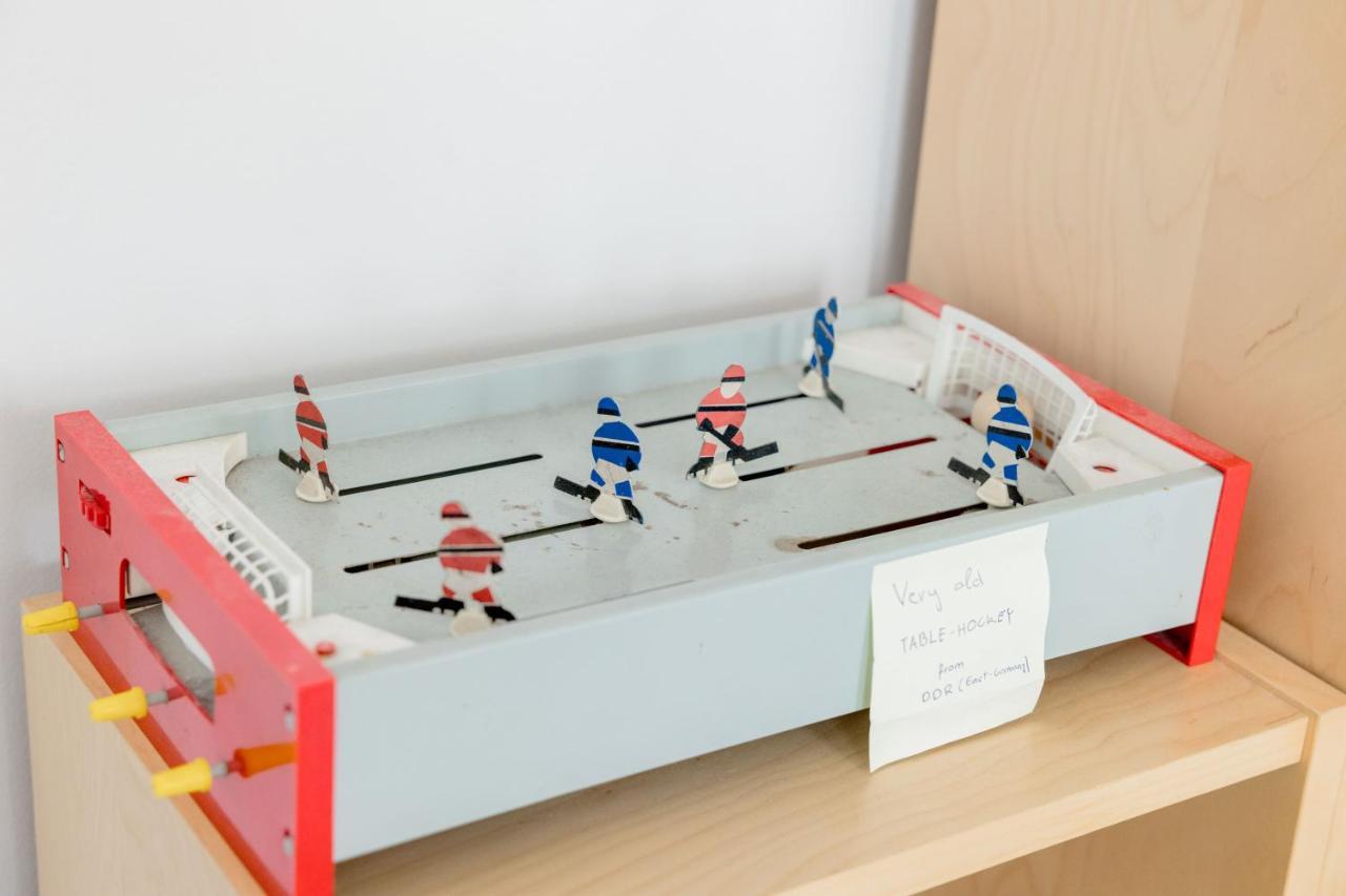 Live Like A Local At The Rustic Hockey Hut Apartment *